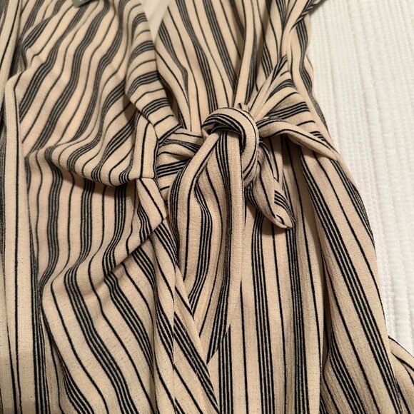 H&M V-Neck Striped Wrap Dress Size Small - Picture 3 of 8